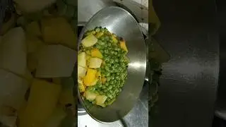 kaddu aur matar ki simple  sabji #shorts #shortvideo #youtubeshorts