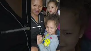 День ушной серы | Семья Хундт