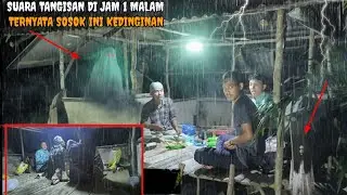 CAMPING DIGUYUR HUJAN DERAS HOROR, TIBA TIBA SOSOK INI KEDINGINAN JAM 1 MALAM