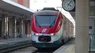 ME in livrea EX Leonardo express sul regionale 8224 Benevento-Napoli centrale .