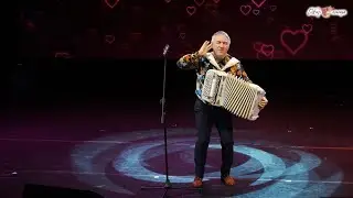 Поёт Валерий Сёмин 