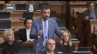Uroš Đokić rastura naprednjake u skupštini 