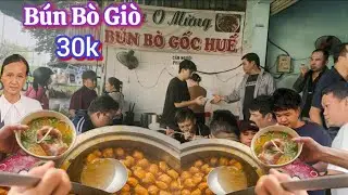 Bún bò giò 30k khách gần xa đến nườm nượp, chủ quán cam kết dùng thịt tươi mỗi ngày I meanmechoi