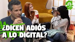 J&oacute;venes redescubren lo anal&oacute;gico como forma de escape digital