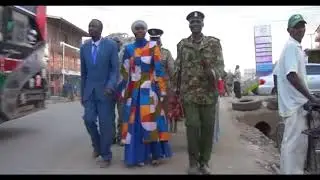 NI KAZI YA MIKONO YAKO.
