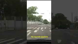На пустой дороге нашел столб... #автохам #shorts
