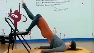 Beautiful buttocks exercise continues to punch in #Peach buttocks #Yoga