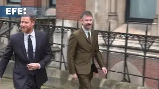 El pr&iacute;ncipe Enrique, Elton John y Liz Hurley acusan al Mail de obtenci&oacute;n ilegal de datos