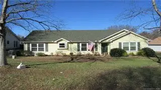 8001 Glencannon Drive, Charlotte, NC Presented by Karin Hull.