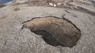 A frightening Dead Sea sinkhole בולען סופר עמוק בים המלח
