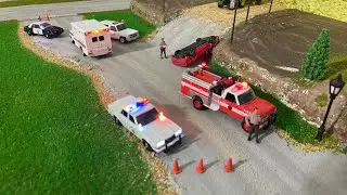 1/64 GreenLight Car Accident Stop Motion with Working lights