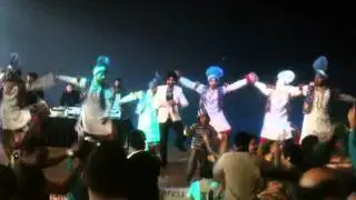 DESICREW BHANGRA TEAM LIVE PERFOMANCE WITH THE BIGGEST SUKSHINDER SHINDA  IN BELGIUM 2011