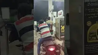 funny video🤟😱 #trendingshorts #viralvideo #rs400 #petrolpump