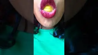 🍑 peach eating sound. food on red lipstick 👄👄👄 #asmr close food #close food