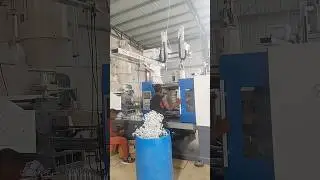 Factory Sale Injection Molding Machine. Do you know what this is producing? #Injectionmoldingnachine