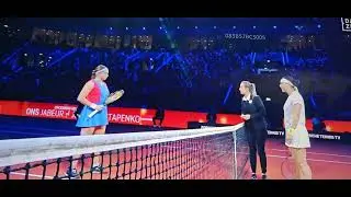 Ons Jabeur vs J. Ostapenko. salida a pista. Stuttgart Open 2023