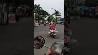 Di balik macet ternyata ada antri takjil teman
