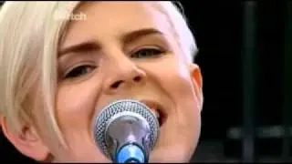 Robyn - Who's That Girl - Live at BBC Sound