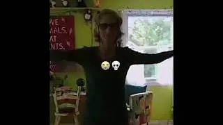 Vegan Teacher dances to Pacify her at 2x speed