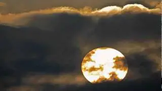 Sonne, Mond, Wolken.