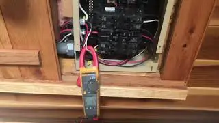 Measuring well pump startup surge amp draw an amp clamp.