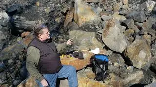 Rock hunting basic tools