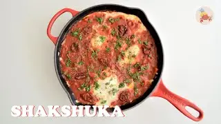 QUICK AND FLAVOURFUL SHAKSHUKA! So surprisingly easy to make, with only a few ingredients!