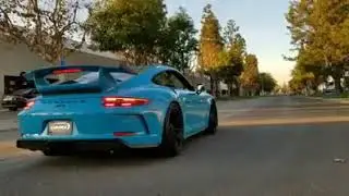 amazing Porsche, accelerating at full speed!