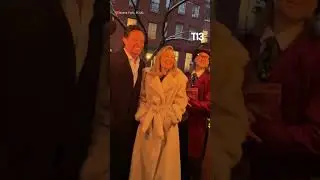 Famosos de Hollywood sorprenden a familia cantando villancicos