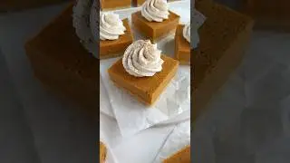 Pumpkin pie bars - recipe on cakemehometonight.com! #pumpkin #thanksgiving