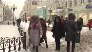 Raw: Moscow Gets First Heavy Snowfall