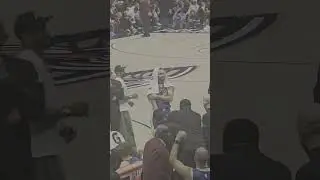 Footage of Steph hyping the fans last night 😆#GSW #Warriors #nbahighlights #stephencurry