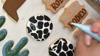 Sugar Cookies Decorating Techniques (My First Rodeo Cookies)