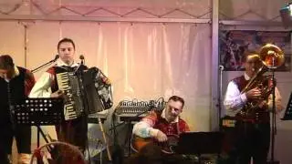Ansambel Hervol-Otoček sredi jezera (v živo)