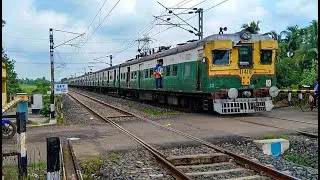 Busy Public at Railgate | Back to Back Speedy EMU Trains Skip Busy Level Crossing | Eastern Railways