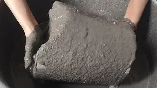 sand and cement mixing texture on the tub and huge crumbling 🤤