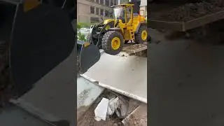 Powerful Remote Control Volvo L260H Wheel Loader | Double E E592 #rcwheelloader #heavyduty #rcmodels