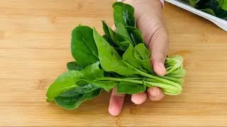Лучший рецепт шпината, который я когда-либо ела 😋 Вкусная и полезная еда 👌 Включить субтитры 👉⚙🌏