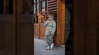 kids photoshoot Idea pose kids photoshoot pose #photoshoot #kidsphotography #kidsphotoshoot #idea