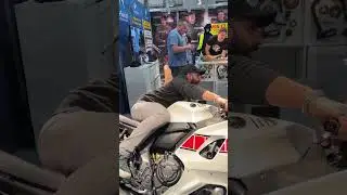 Pouria practicing his lean angle! 😅 #yamaha #r1 #bikelife