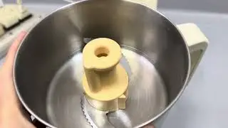 High-quality meat grinder with stainless steel bowl. 0936256986