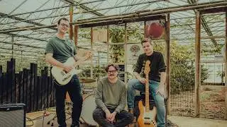 Robert and the Keders - Whispering (SharQ Sessions)