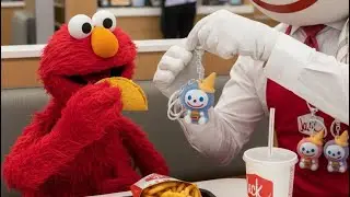 Elmo reviews 75 Years Of Jack In The Box munchie meal. Blind bag Jack Jibbi keychain. 