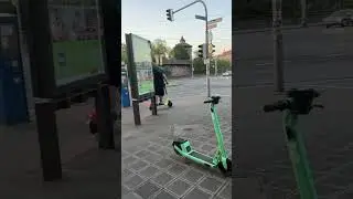 Drachenlord rollt durch N&uuml;rnberg #schanzenwatch #drachenlord #oger #obdachlos #ripescooter