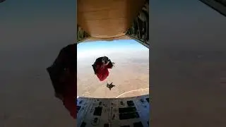 How smooth is that?🤯#skydive #skydiving #jetpack #jetpacks #jetpackjump #planes #shorts #viral #
