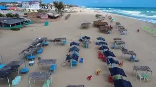 Sobrevoando na praia caça e pesca