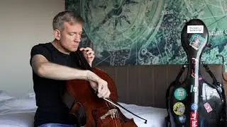 Rococo Variations -  Staccato or separate?