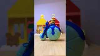 Minion driving motorcycle #toys #asmr #asmrtoy #minions #shorts #fyp