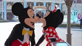 フローズン初日の朝からミキミニちゅー！君らラブラブで、せっかくの氷の世界を溶かす気ですかっｗ！（開園前グリ 2015.1.13 TDL）
