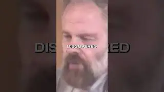 Он сломал реальность&hellip; а затем внезапно умер